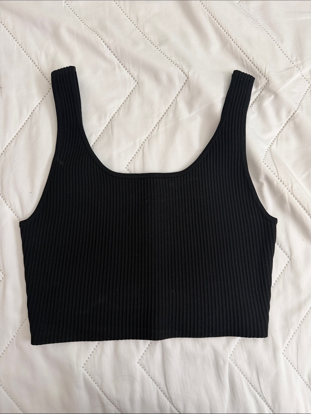 Cozi Black Ribbed Scoop-Neck Crop Tank
